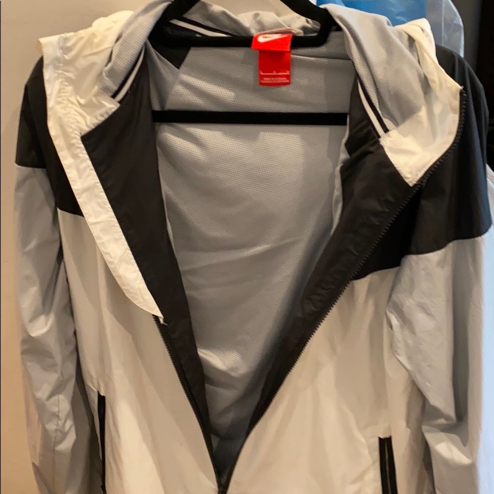 Nike jacket - Picture 3 of 3